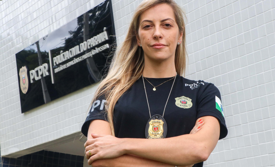 MULHERES POLÍCIA