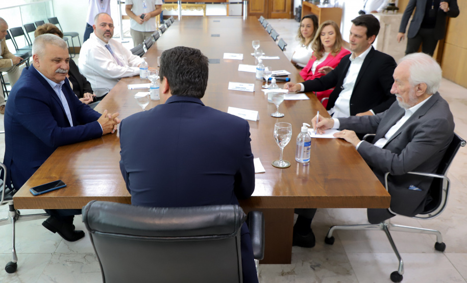 ASSINATURA CONTRATO IRATI