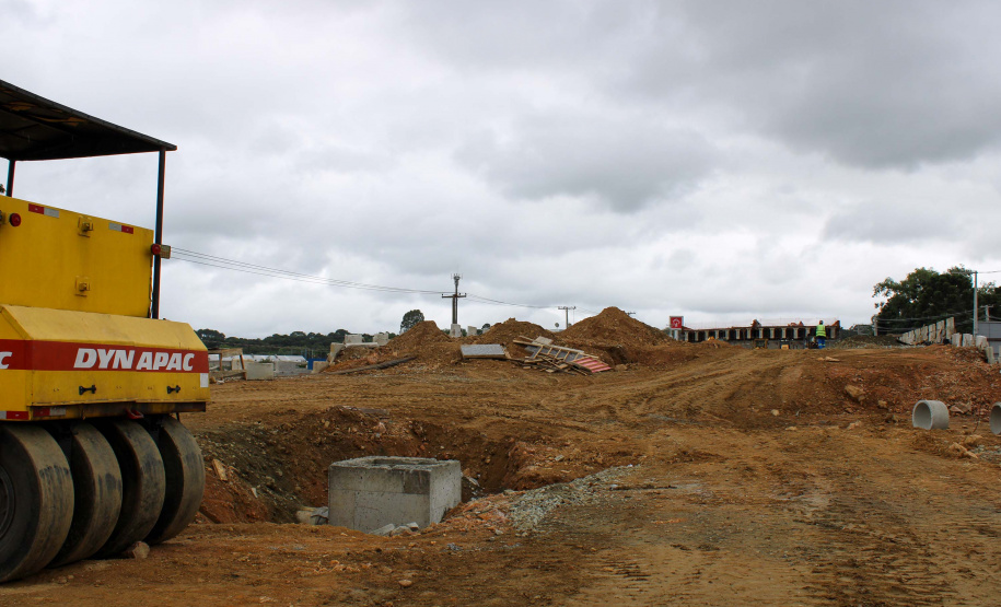 Novo viaduto de São José dos Pinhais atinge marca de 72,7% de execução