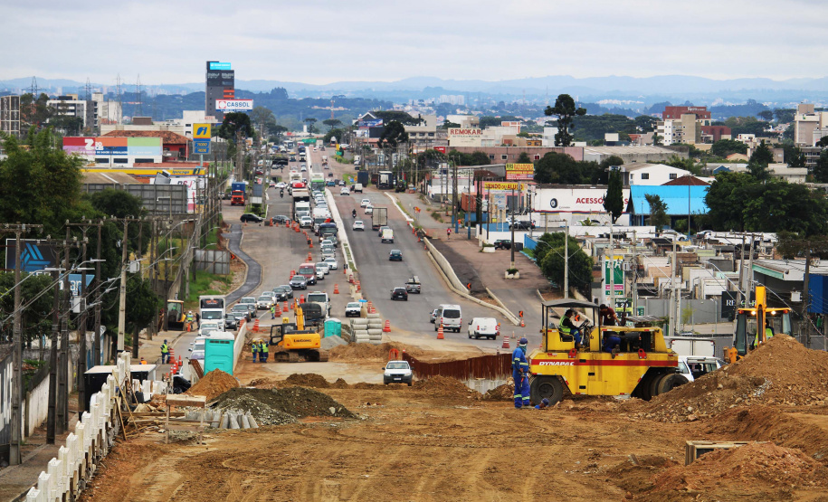 Novo viaduto de São José dos Pinhais atinge marca de 72,7% de execução