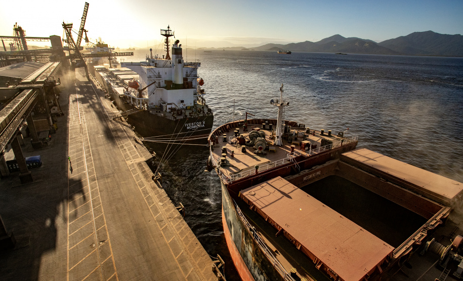 PORTOS DO PARANÁ RECORDE MOVIMENTAÇÃO