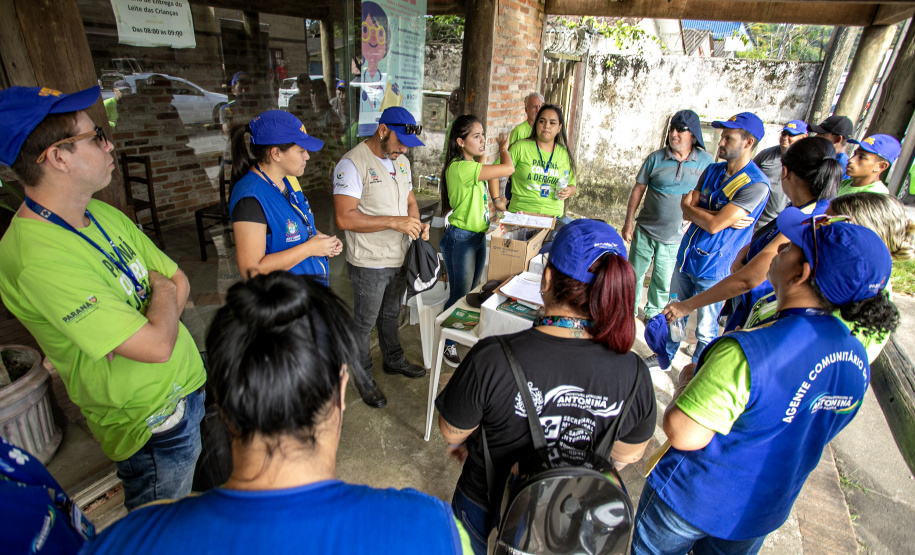 PORTOS DO PARANÁ REMOÇÃO RESÍDUOS