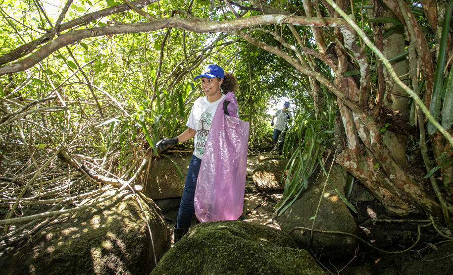 PORTOS DO PARANÁ REMOÇÃO RESÍDUOS