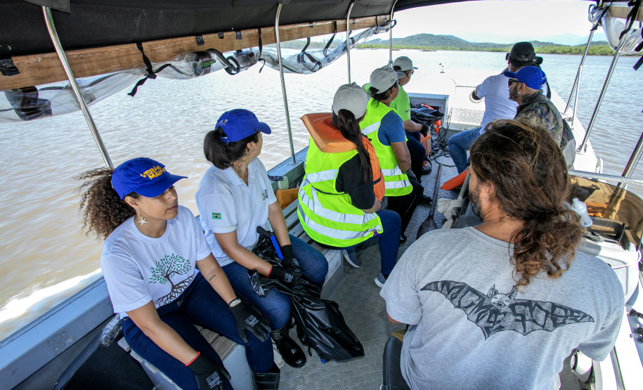 PORTOS DO PARANÁ REMOÇÃO RESÍDUOS
