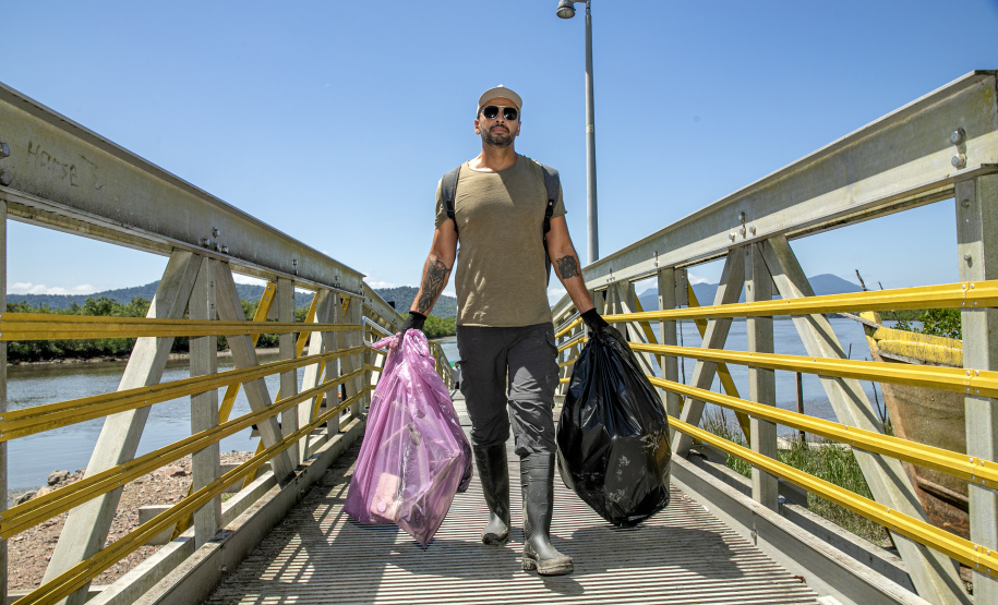 PORTOS DO PARANÁ REMOÇÃO RESÍDUOS