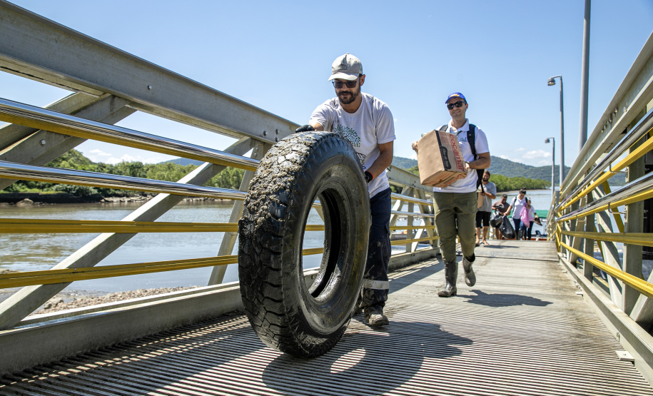 PORTOS DO PARANÁ REMOÇÃO RESÍDUOS