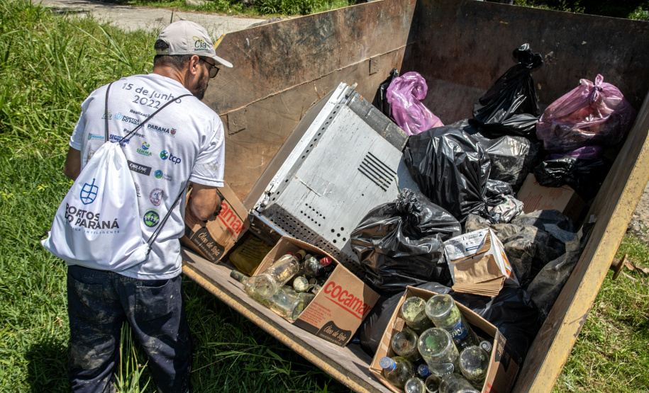 PORTOS DO PARANÁ REMOÇÃO RESÍDUOS