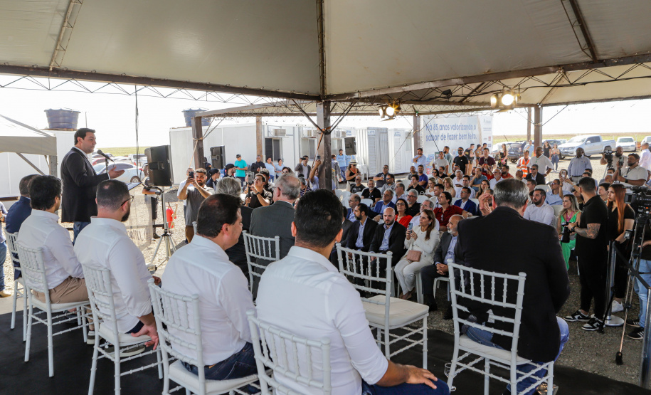 O governador Carlos Massa Ratinho Junior participou nesta quinta-feira (14) do lançamento da pedra fundamental do novo empreendimento do grupo J.Macêdo em Londrina, no Norte do Estado.