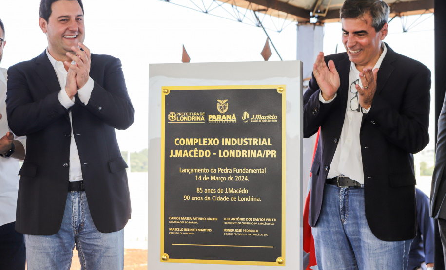 O governador Carlos Massa Ratinho Junior participou nesta quinta-feira (14) do lançamento da pedra fundamental do novo empreendimento do grupo J.Macêdo em Londrina, no Norte do Estado.