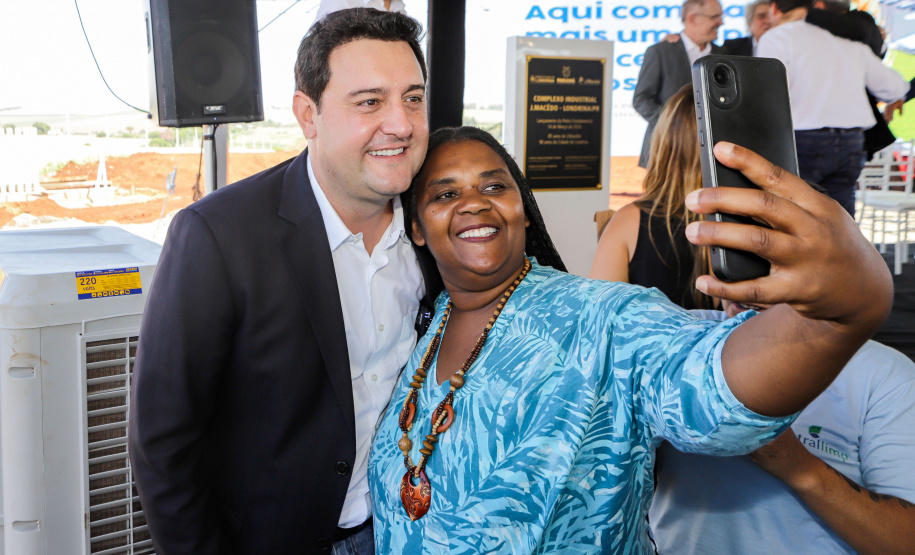 O governador Carlos Massa Ratinho Junior participou nesta quinta-feira (14) do lançamento da pedra fundamental do novo empreendimento do grupo J.Macêdo em Londrina, no Norte do Estado.