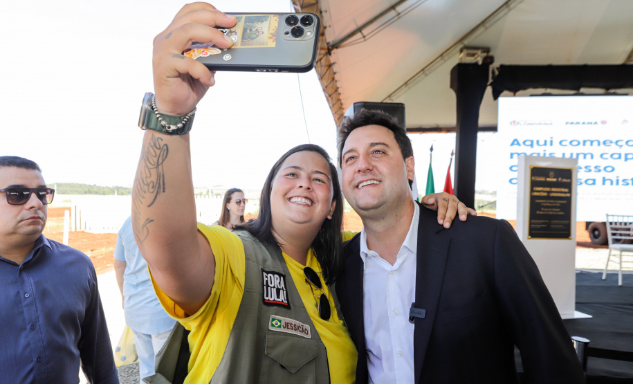 O governador Carlos Massa Ratinho Junior participou nesta quinta-feira (14) do lançamento da pedra fundamental do novo empreendimento do grupo J.Macêdo em Londrina, no Norte do Estado.