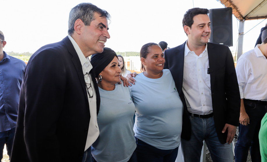 O governador Carlos Massa Ratinho Junior participou nesta quinta-feira (14) do lançamento da pedra fundamental do novo empreendimento do grupo J.Macêdo em Londrina, no Norte do Estado.