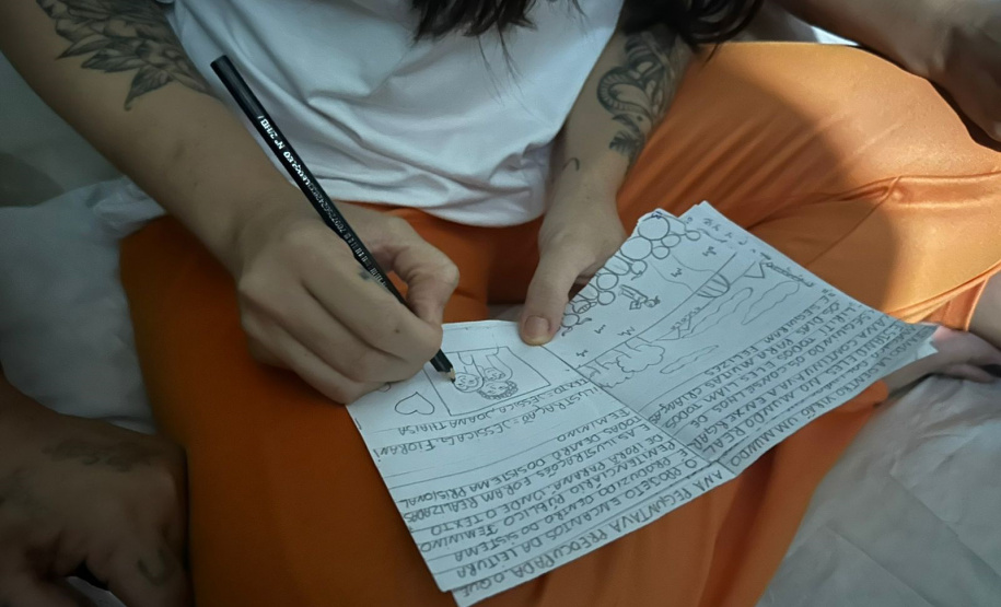 LIVRO DE COLORIR DETENTAS