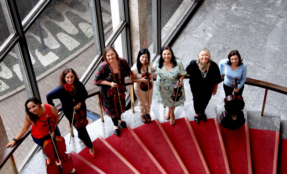 Da fundação às apresentações atuais, mulheres formam pilar fundamental da Orquestra Sinfônica do Paraná. Na foto, Fernanda.