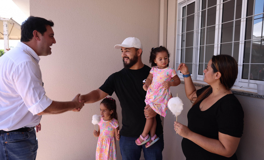 Governador Carlos Massa Ratinho Junior entraga casas em Ibiporã.