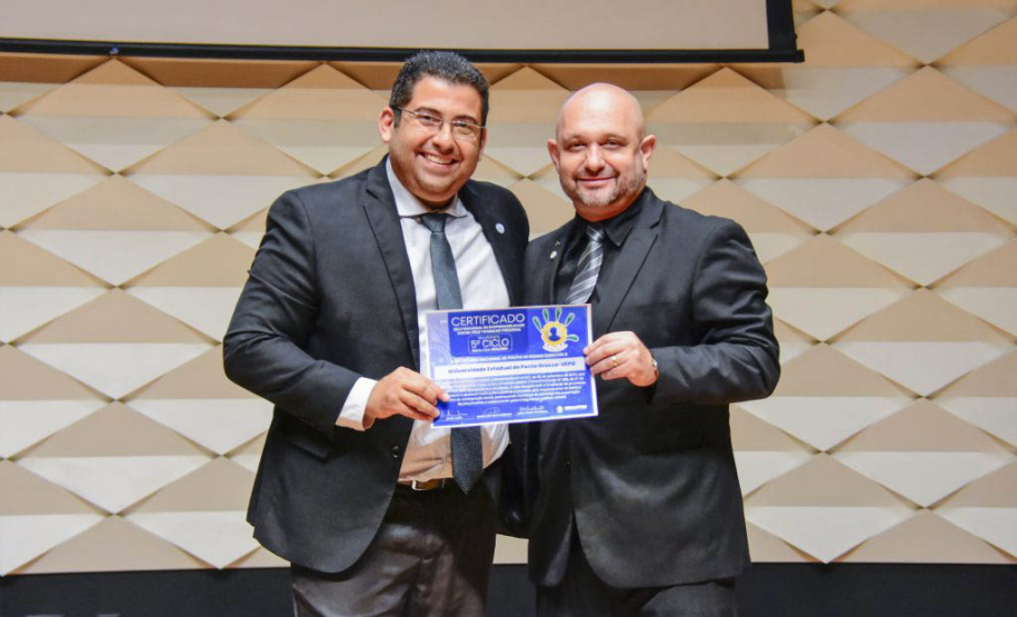 UEPG recebe prêmio do Selo Resgata pelo Projeto Nupem