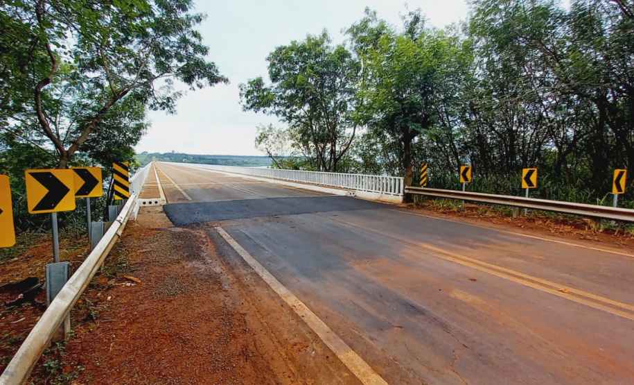 DER PONTE RIO VERMELHA