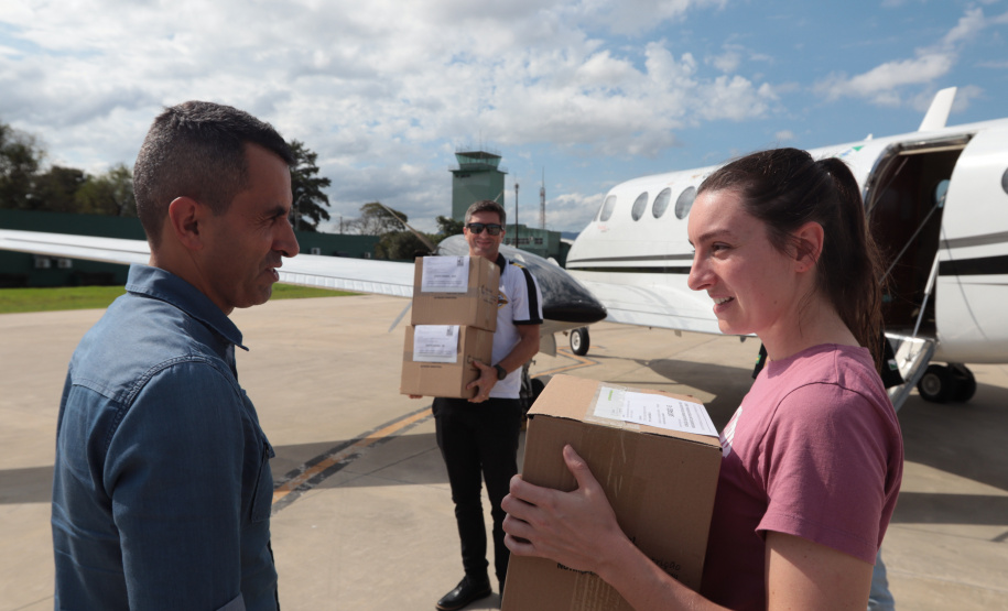 Avião da Casa Militar leva alimento especial para crianças internadas no Rio Grande do Sul