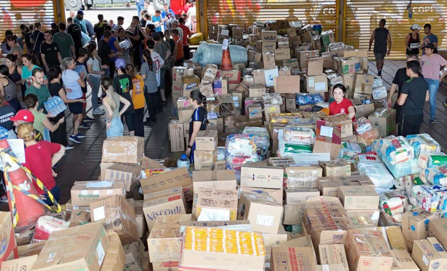 Paraná chega a 3,3 mil toneladas de doações arrecadas ao Rio Grande do Sul