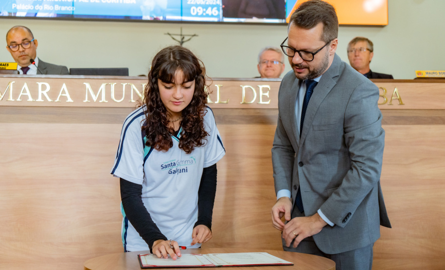 SEED ALUNOS TOMAM POSSE