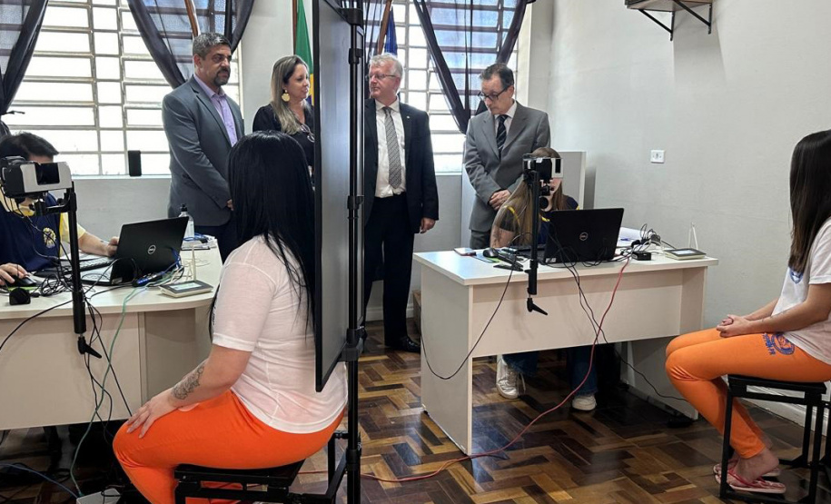 Polícia Penal e Justiça Eleitoral regularizam títulos de eleitor de custodiados paranaenses