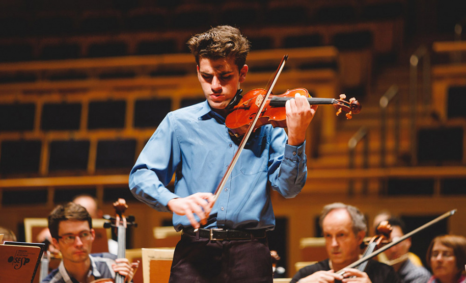 Orquestra Sinfônica do Paraná recebe violinista prodígio Guido Sant’Anna