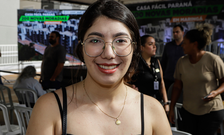 Com apoio do Estado, 200 moradores de Maringá ganham as chaves da casa própria