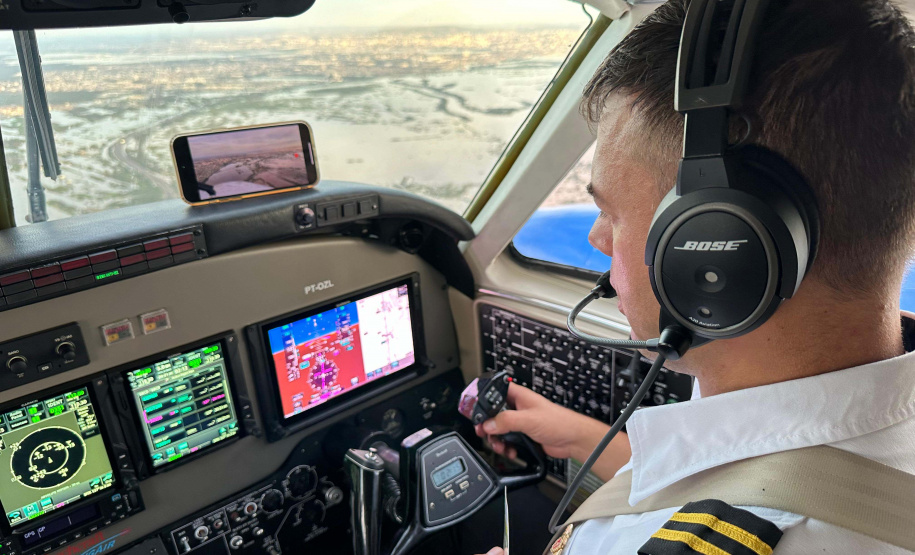 Aviões do Paraná levam veterinários, medicamentos e internet ao Rio Grande do Sul