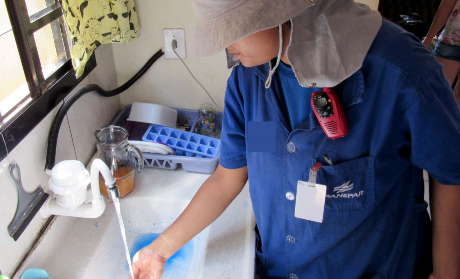 Sanepar vistoria ligações de esgoto de 5 mil imóveis de Londrina