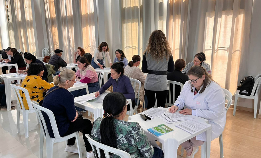 Saúde realiza capacitação de profissionais e mutirão da pessoa idosa na Região Oeste