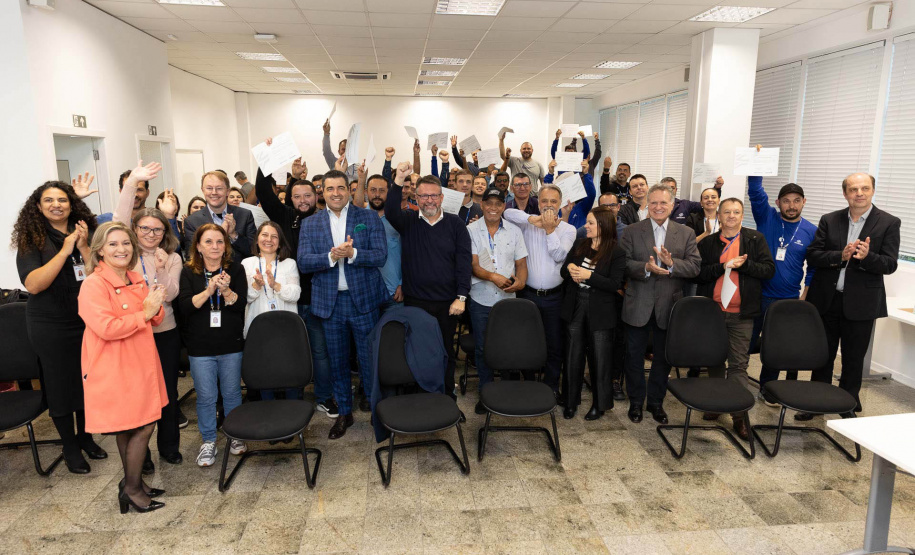 Sanepar homenageia empregados que atuaram na tragédia do Rio Grande do Sul