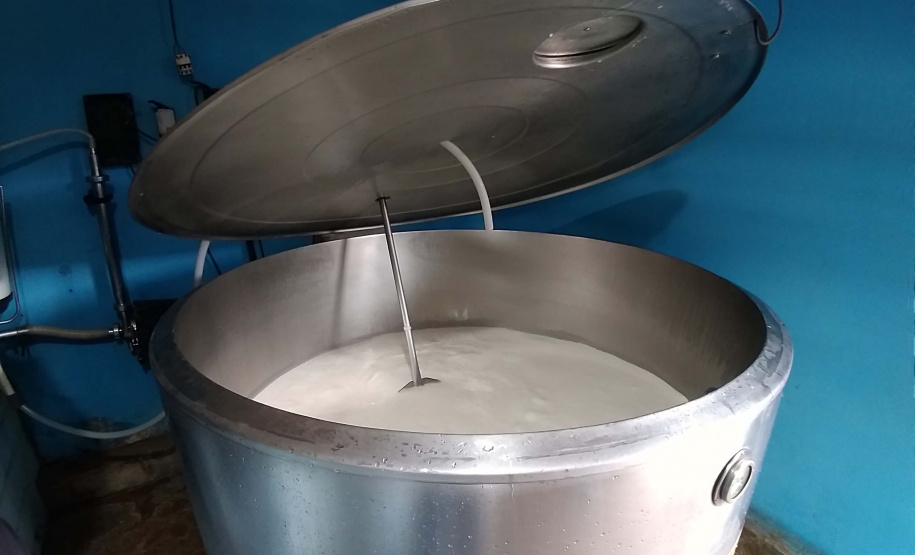 -Boletim Agropecuário analisa os preços do leite no Paraná