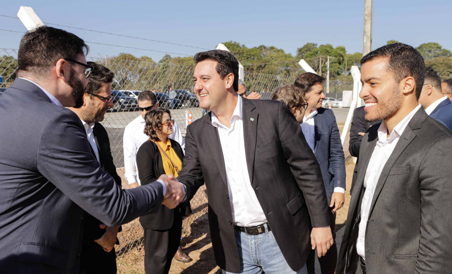 Carambeí, 13 de junho de 2024 - O governador Carlos Massa Ratinho Jr visita a nova fábrica de garrafas da Ambev, que está sendo construída em Carambeí, nos Campos Gerais.