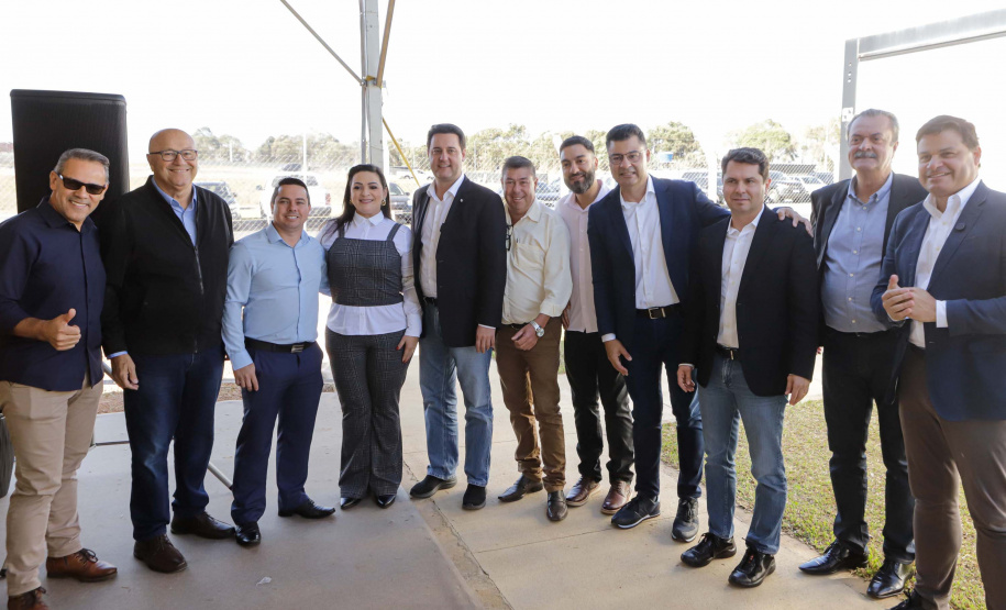 Carambeí, 13 de junho de 2024 - O governador Carlos Massa Ratinho Jr visita a nova fábrica de garrafas da Ambev, que está sendo construída em Carambeí, nos Campos Gerais.
