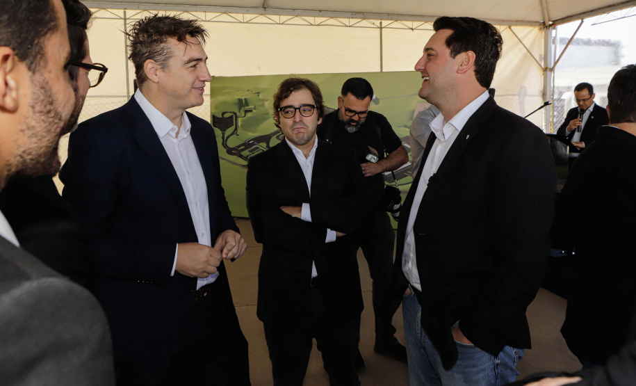 Carambeí, 13 de junho de 2024 - O governador Carlos Massa Ratinho Jr visita a nova fábrica de garrafas da Ambev, que está sendo construída em Carambeí, nos Campos Gerais.