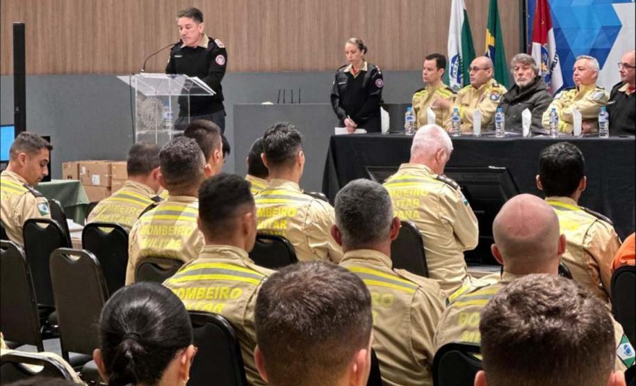 Corpo de Bombeiros promove capacitação sobre técnicas de combate a incêndios