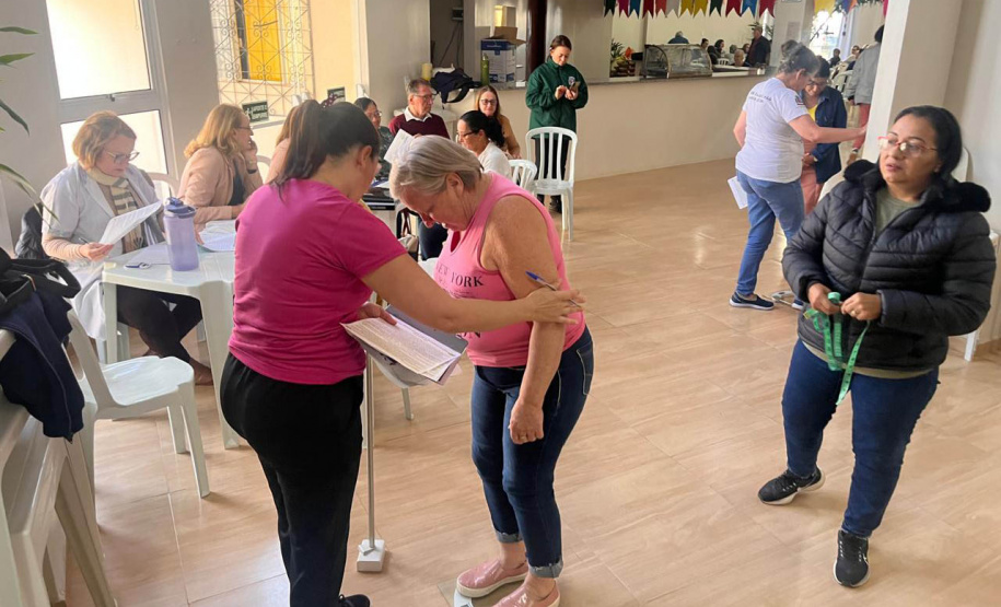 Saúde realiza capacitação de profissionais e mutirão da pessoa idosa na Região Oeste