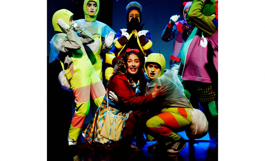 Agenda cultural para as crianças: “Alumia” dá foco ao medo de um jeito lúdico