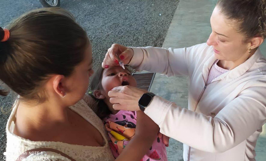Mais de 70 mil crianças são imunizadas no Dia D contra a poliomielite em todo o Paraná