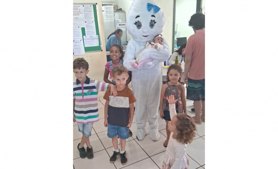 Mais de 70 mil crianças são imunizadas no Dia D contra a poliomielite em todo o Paraná