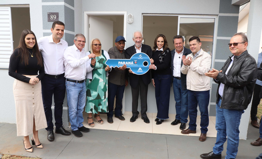 Darci Piana entrega residencial com 120 casas a famílias de Nova Londrina