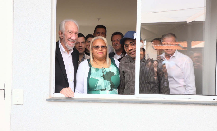 Darci Piana entrega residencial com 120 casas a famílias de Nova Londrina