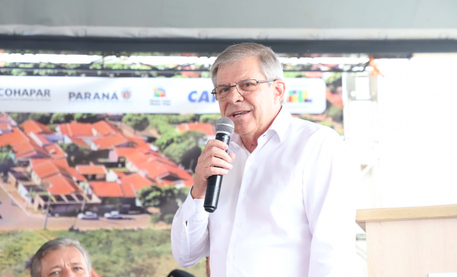 Darci Piana entrega residencial com 120 casas a famílias de Nova Londrina