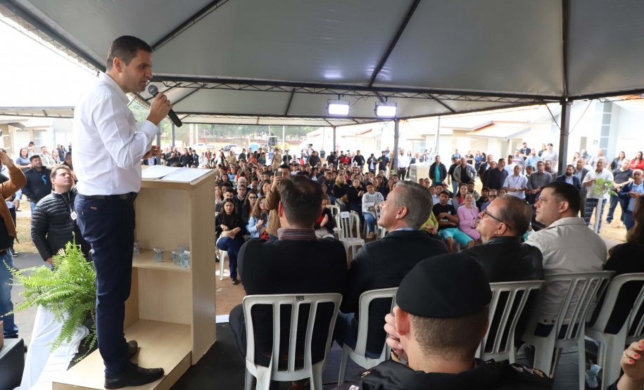 Darci Piana entrega residencial com 120 casas a famílias de Nova Londrina