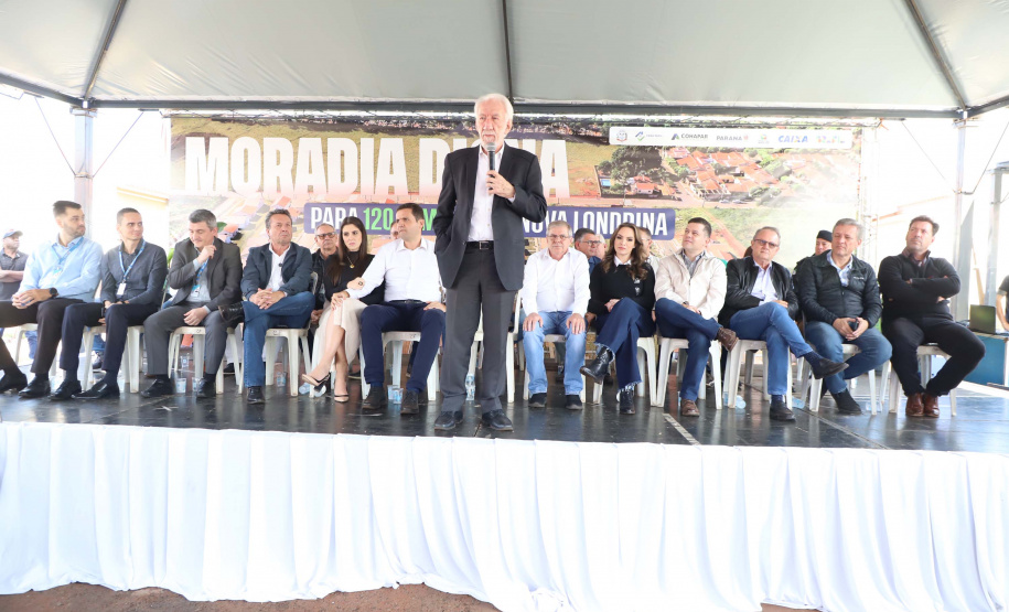 Darci Piana entrega residencial com 120 casas a famílias de Nova Londrina