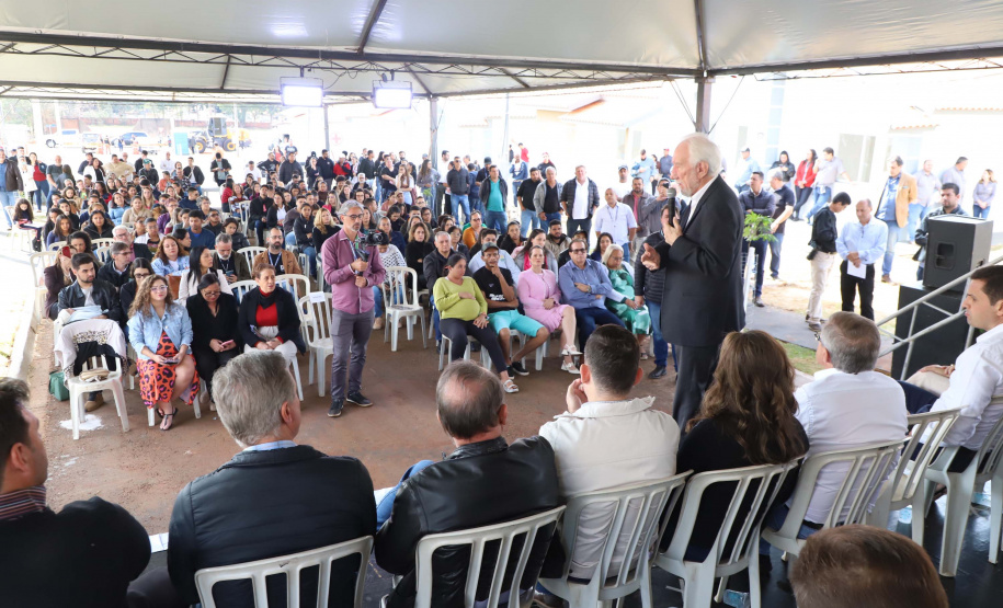 Darci Piana entrega residencial com 120 casas a famílias de Nova Londrina