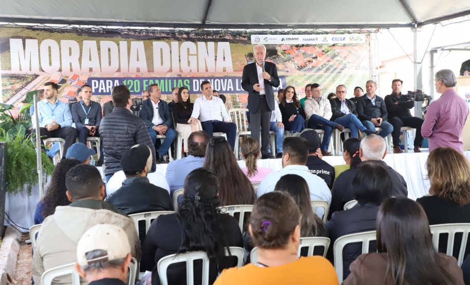 Darci Piana entrega residencial com 120 casas a famílias de Nova Londrina