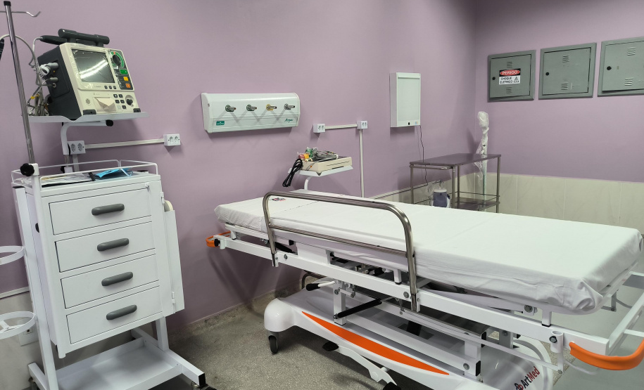 Com recursos do Estado, Clínica de Hemodiálise de Castro é reativada