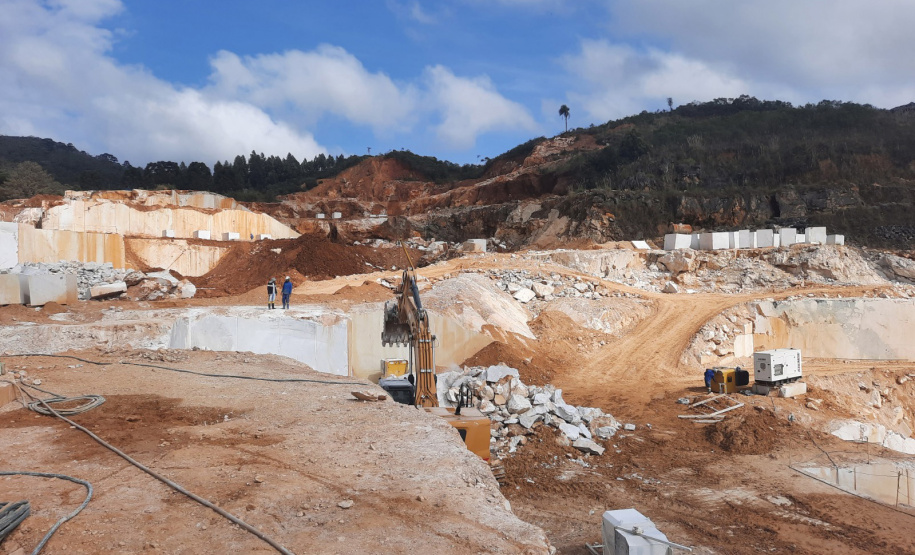 Mineração Fiorese, em Rio Branco do Sul: cidade se destaca na extração mineral
