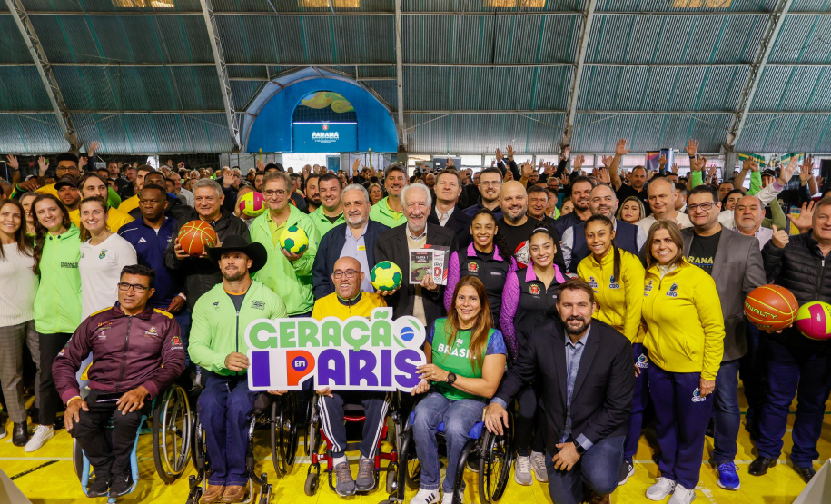 Governador em exercício Darci Piana participa do evento Transformando Pessoas, Formando Vencedores, evento que reuniu atletas e técnicos paranaenses que vão participar dos Jogos Olímpicos e Paralímpicos de Paris 2024.  Foto: Gabriel Rosa/AEN